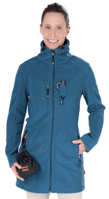 Model-Elle-aquamarin